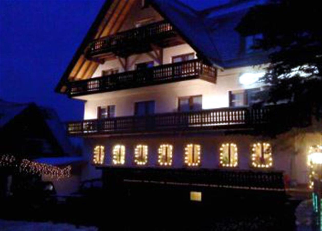 Landgasthof Steinwald Hotel Pullenreuth Esterno foto